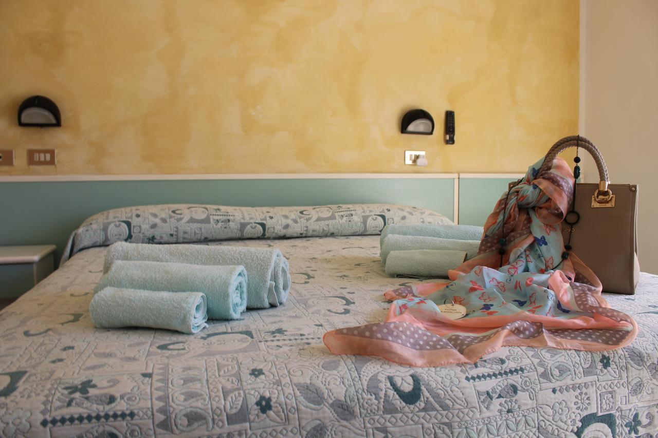 Hotel American Bellaria-Igea Marina Ruang foto