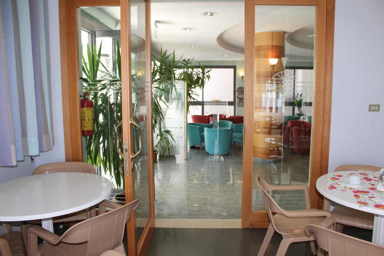 Hotel American Bellaria-Igea Marina Bagian luar foto