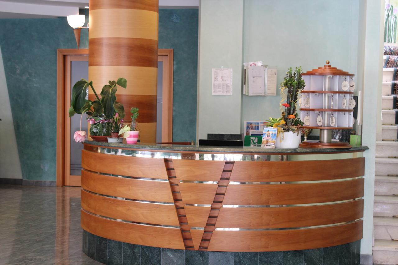 Hotel American Bellaria-Igea Marina Bagian luar foto